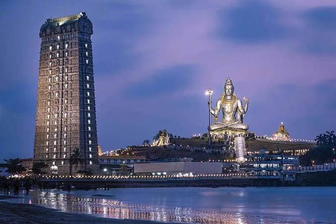 Murudeshwar temple and coastline in Karnataka